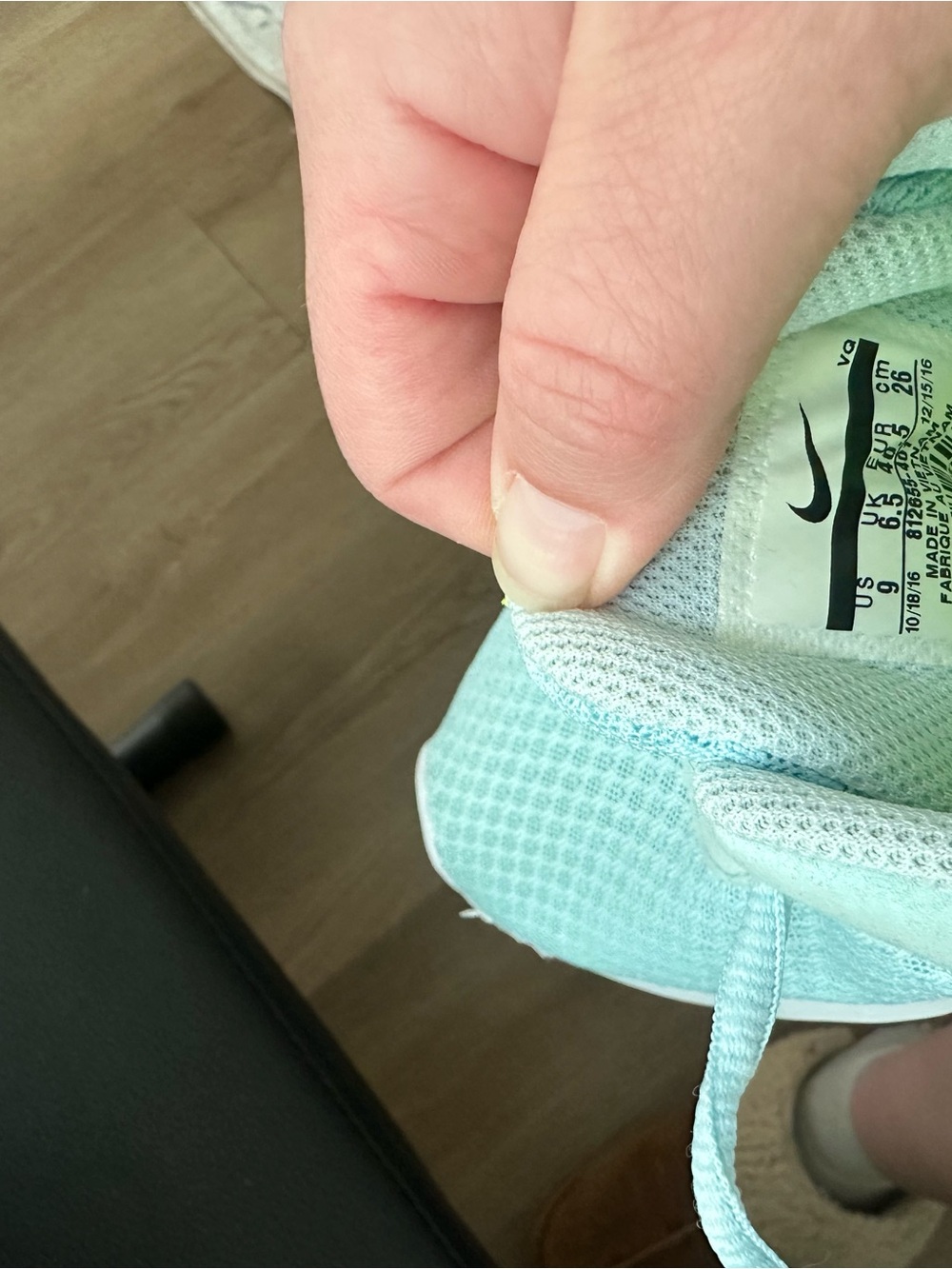 Nike Mint Green Mesh Sneakers with White Swoosh - Picture 5 of 7